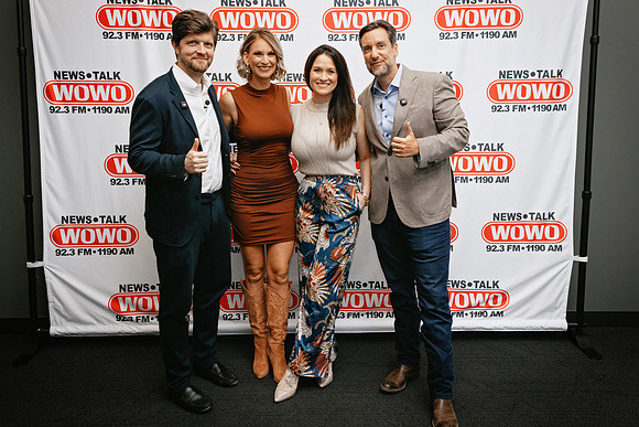 ClayTravis_BuckSexton_WOWO_022