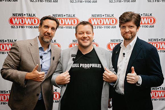 ClayTravis_BuckSexton_WOWO_036