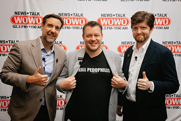 ClayTravis_BuckSexton_WOWO_037