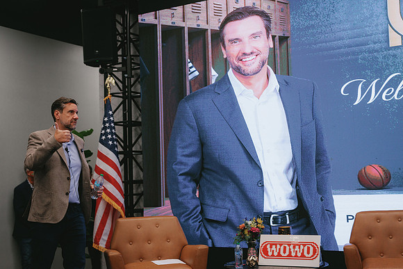 ClayTravis_BuckSexton_WOWO_109