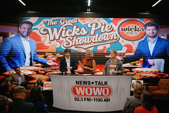 ClayTravis_BuckSexton_WOWO_147
