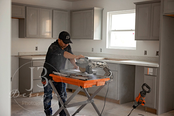 DRHorton-Habitat-for-Humanity-flooring-install_006