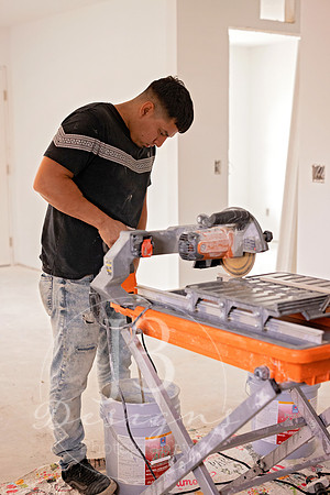 DRHorton-Habitat-for-Humanity-flooring-install_008