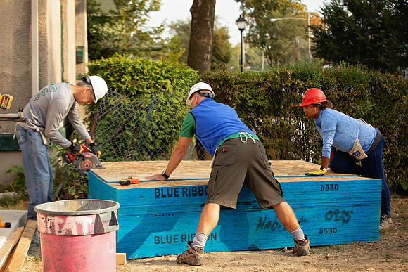 HabitatforHumanity_AmbassadorGroup_010
