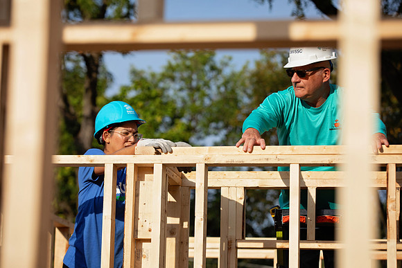 HabitatforHumanity_AmbassadorGroup_013
