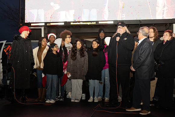 ChristmasOnBroadway028