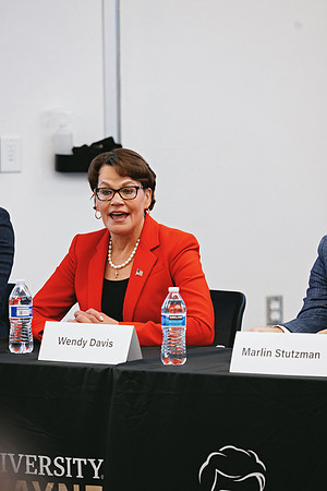 Indiana3rdDistrict_CongressionalDebate_KaylaBlakeslee_MikeDownsCenter_002