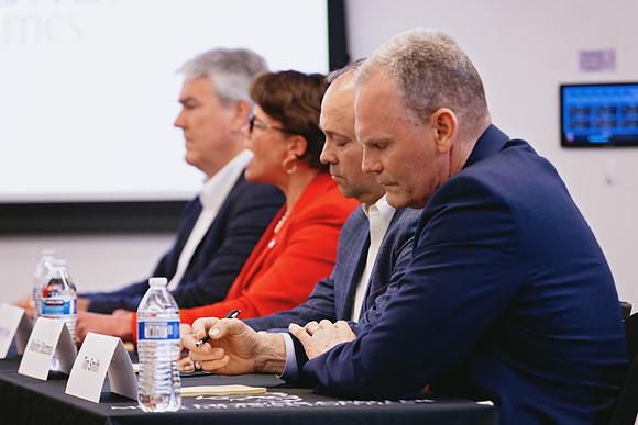Indiana3rdDistrict_CongressionalDebate_KaylaBlakeslee_MikeDownsCenter_020